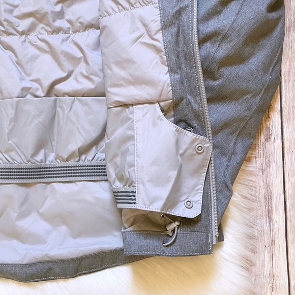 The North Face Women’s Lenado Waterproof Jacket In Grey - Picture 7 of 11